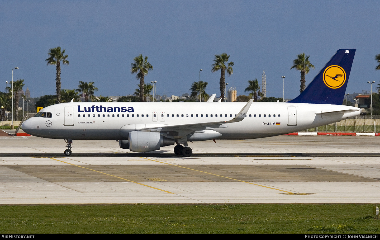 Aircraft Photo of D-AIUW | Airbus A320-214 | Lufthansa | AirHistory.net #717227