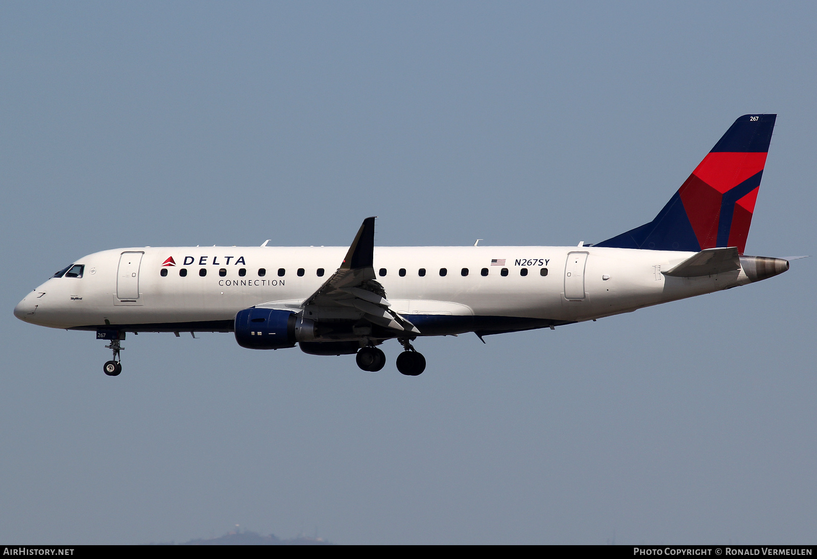 Aircraft Photo of N267SY | Embraer 175LL (ERJ-170-200LL) | Delta Connection | AirHistory.net #717293