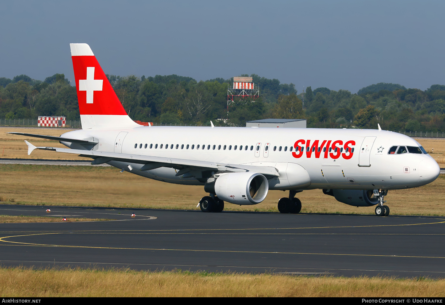 Aircraft Photo of HB-JLS | Airbus A320-214 | Swiss International Air Lines | AirHistory.net #717362