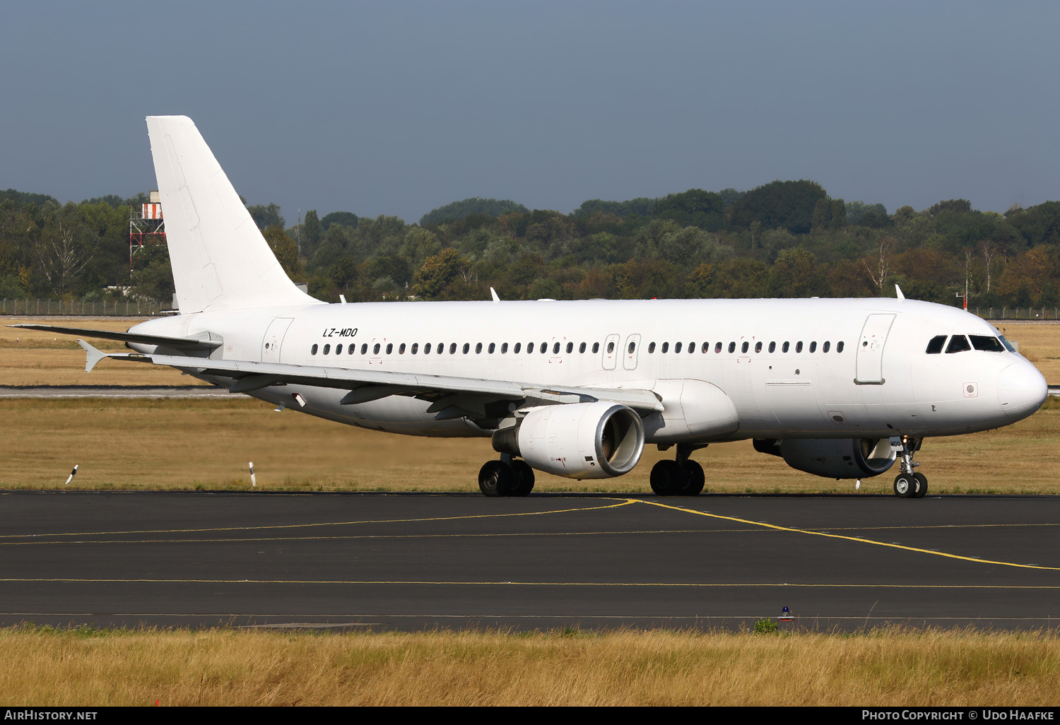 Aircraft Photo of LZ-MDO | Airbus A320-214 | AirHistory.net #717363