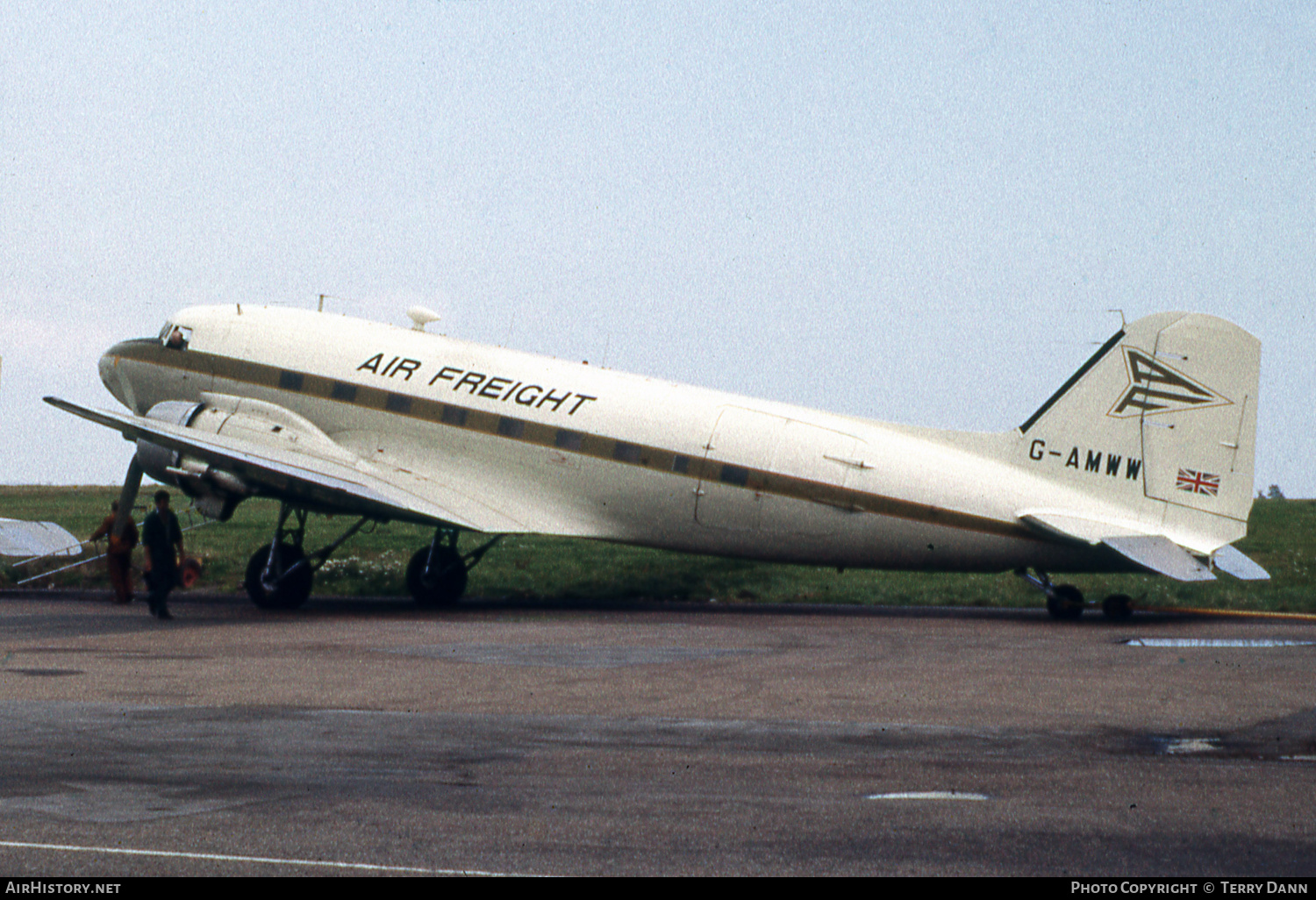 Aircraft Photo of G-AMWW | Douglas C-47B Skytrain | Air Freight | AirHistory.net #717382