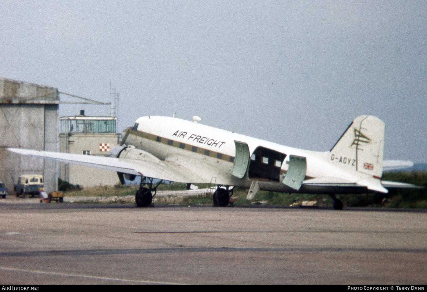 Aircraft Photo of G-AGYZ | Douglas C-47A Skytrain | Air Freight | AirHistory.net #717388