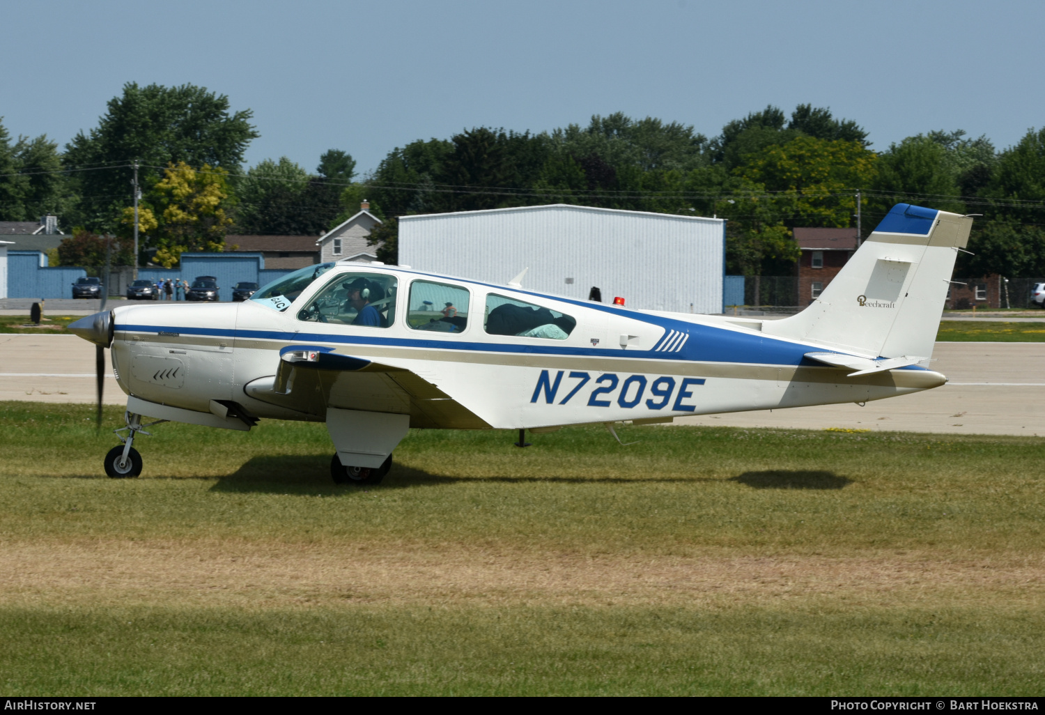 Aircraft Photo of N7209E | Beech F33A Bonanza | AirHistory.net #717516