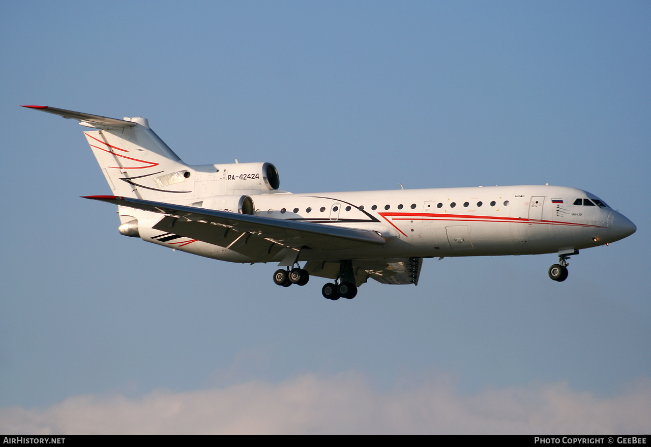 Aircraft Photo of RA-42424 | Yakovlev Yak-42D | Lukoil | AirHistory.net #717666