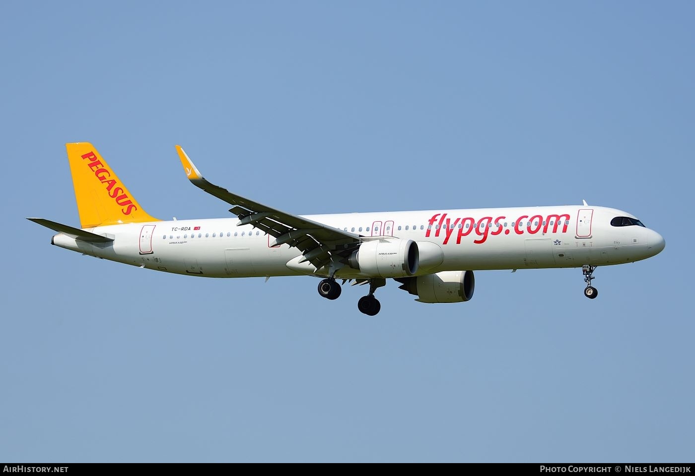 Aircraft Photo of TC-RDA | Airbus A321-251NX | Pegasus Airlines | AirHistory.net #717788