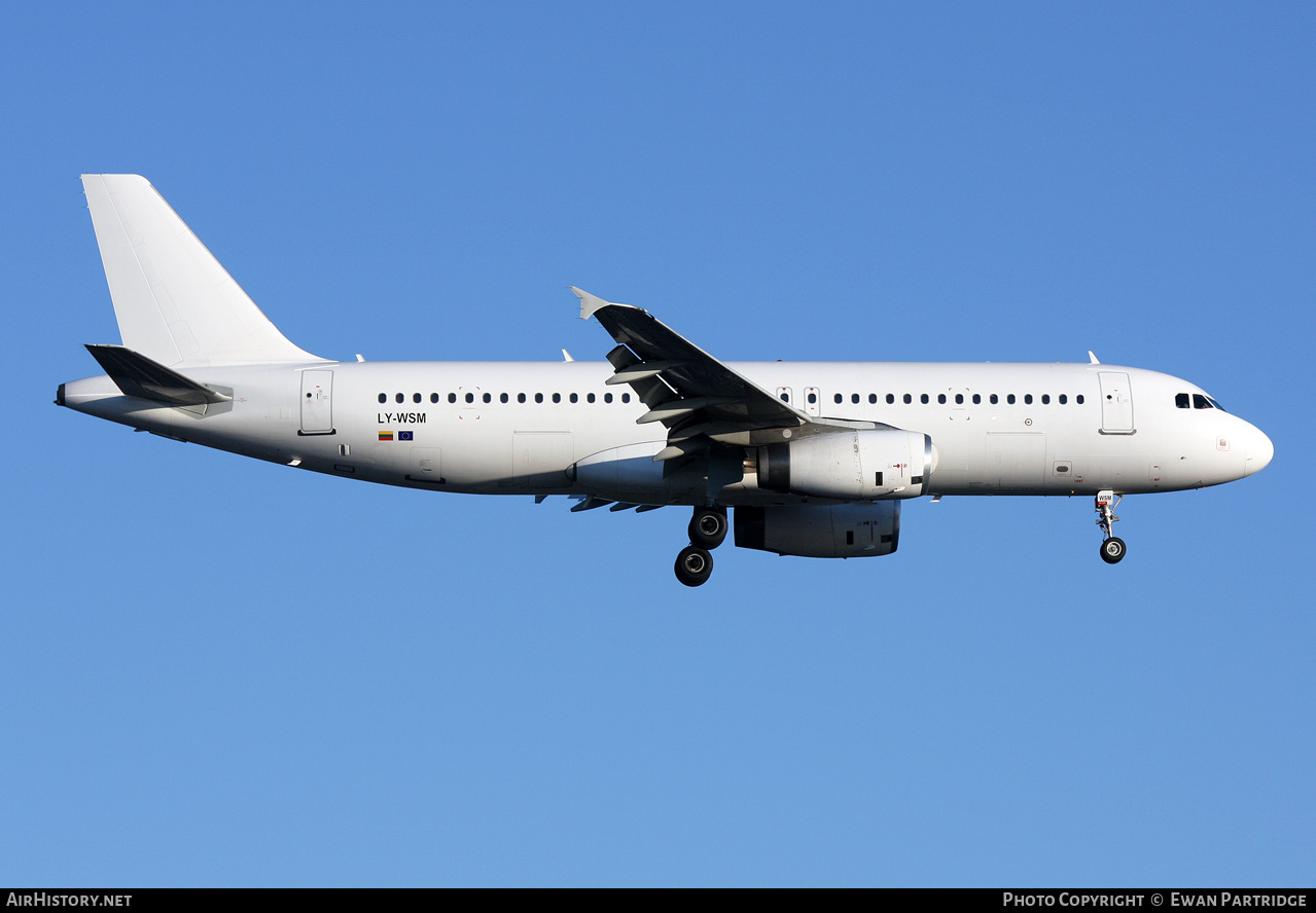 Aircraft Photo of LY-WSM | Airbus A320-232 | AirHistory.net #717809