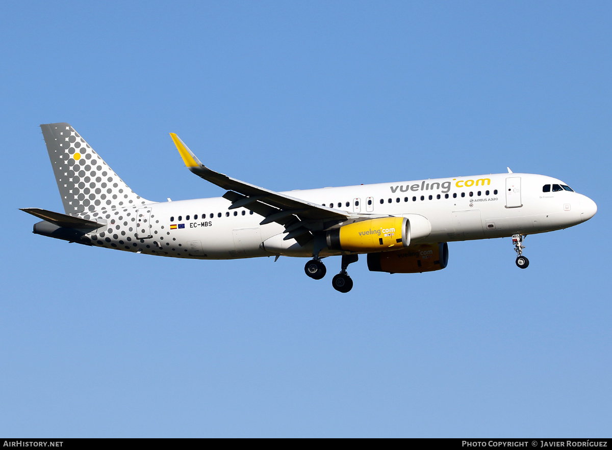 Aircraft Photo of EC-MBS | Airbus A320-214 | Vueling Airlines | AirHistory.net #717880