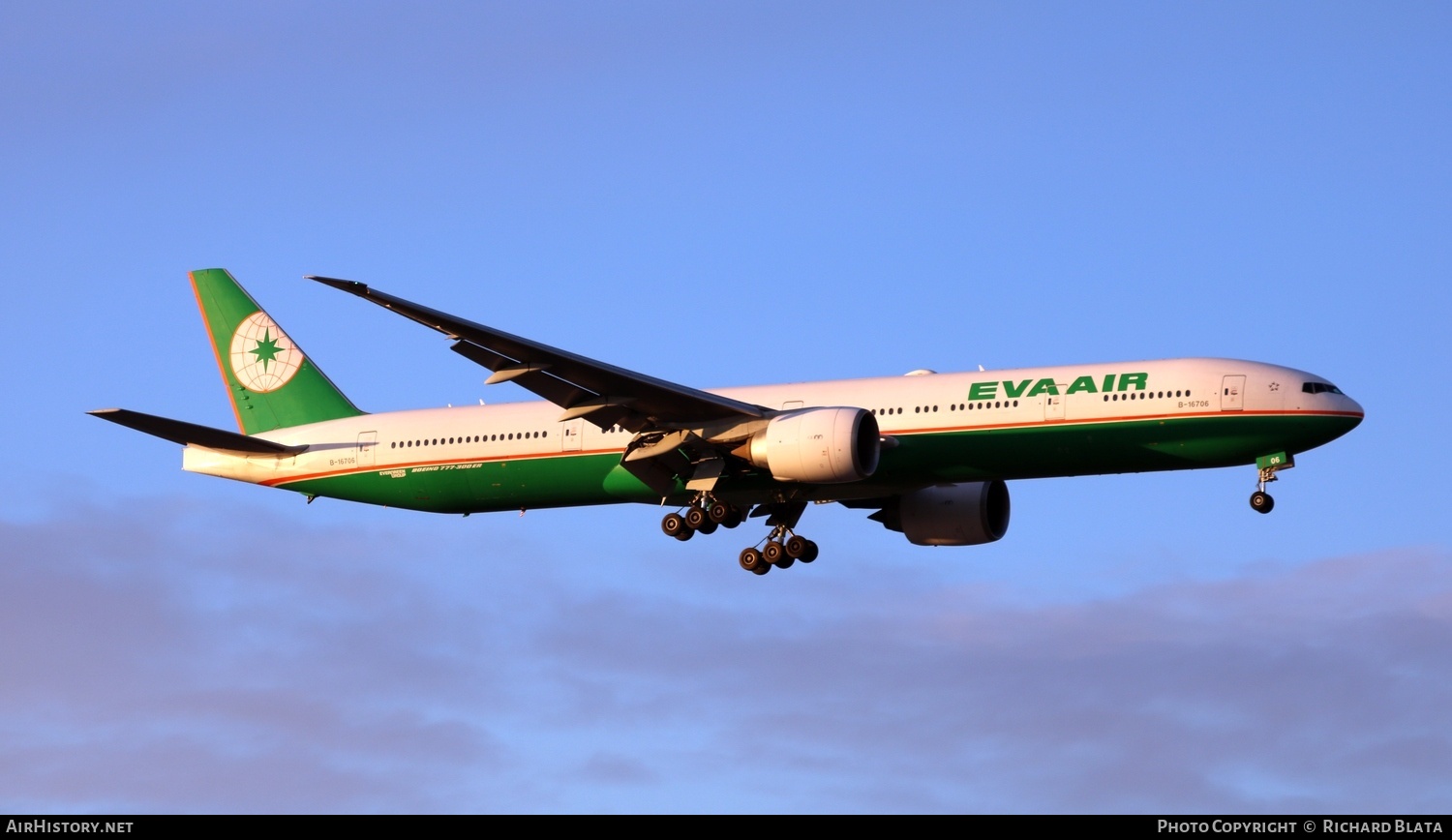 Aircraft Photo of B-16706 | Boeing 777-35E/ER | EVA Air | AirHistory.net #717925