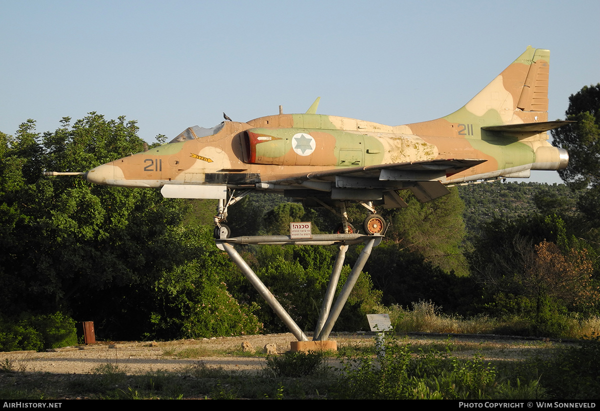 Aircraft Photo of 211 | McDonnell Douglas A-4H Skyhawk (Aa-it) | Israel - Air Force | AirHistory.net #717937