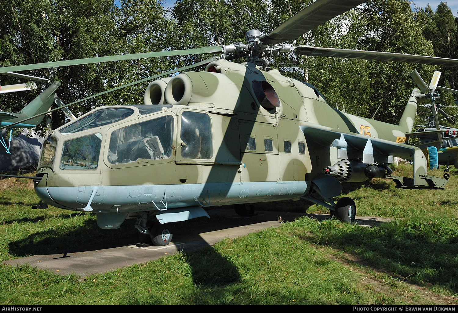 Aircraft Photo of 05 yellow | Mil Mi-24A | Soviet Union - Air Force | AirHistory.net #717971