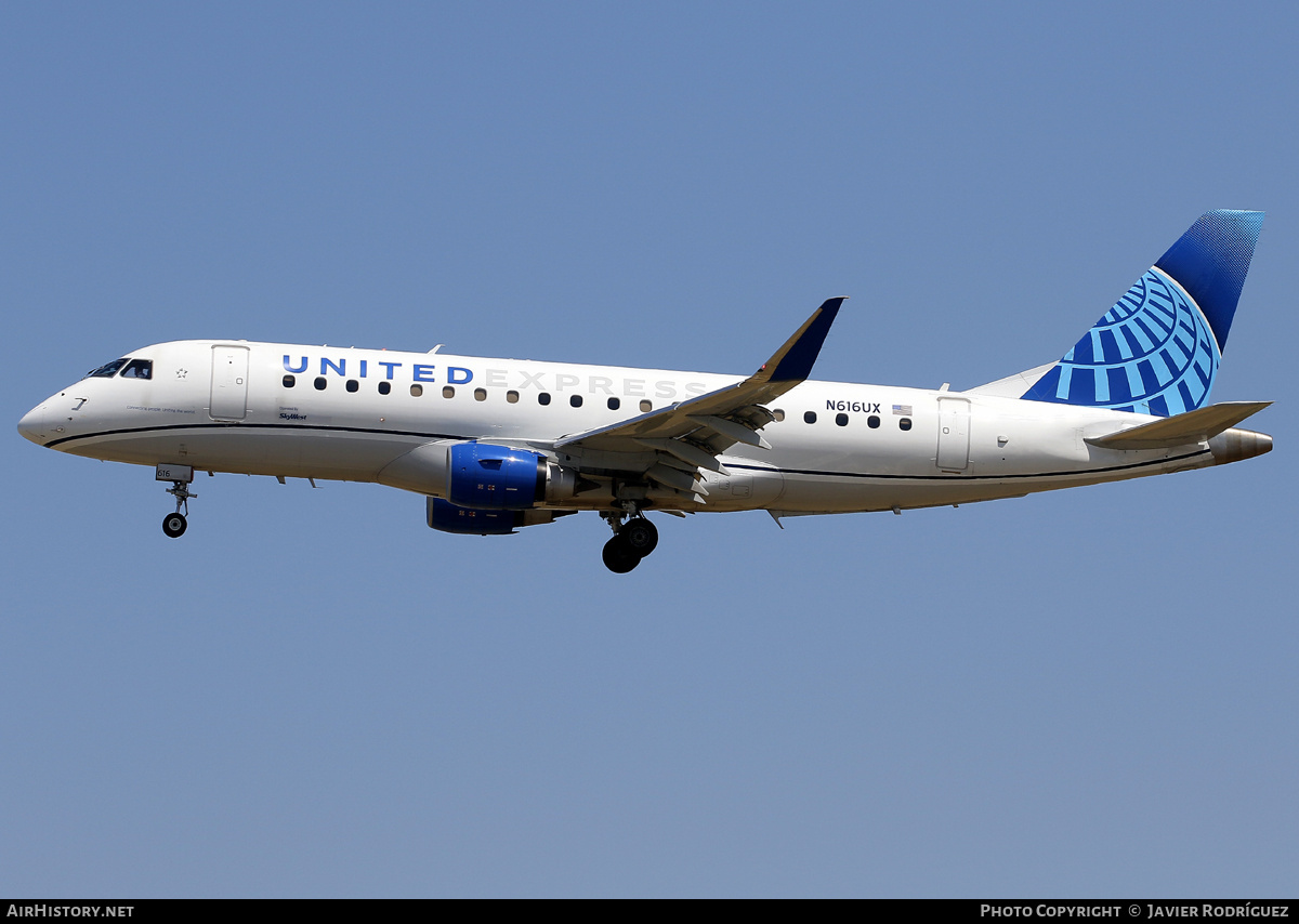 Aircraft Photo of N616UX | Embraer 175LL (ERJ-170-200LL) | United Express | AirHistory.net #718108