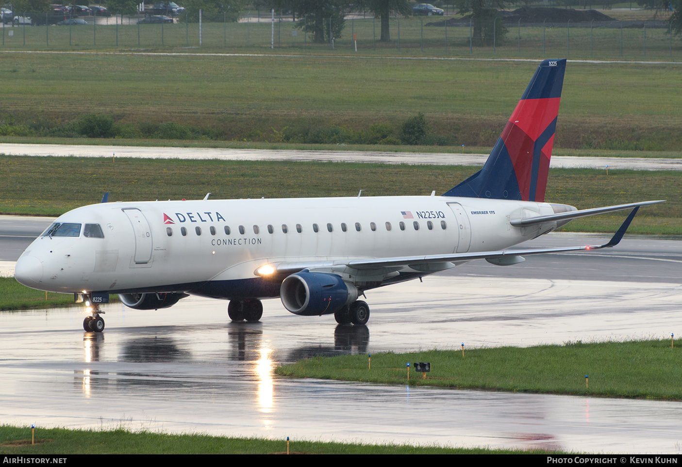 Aircraft Photo of N225JQ | Embraer 175LR (ERJ-170-200LR) | Delta Connection | AirHistory.net #718118