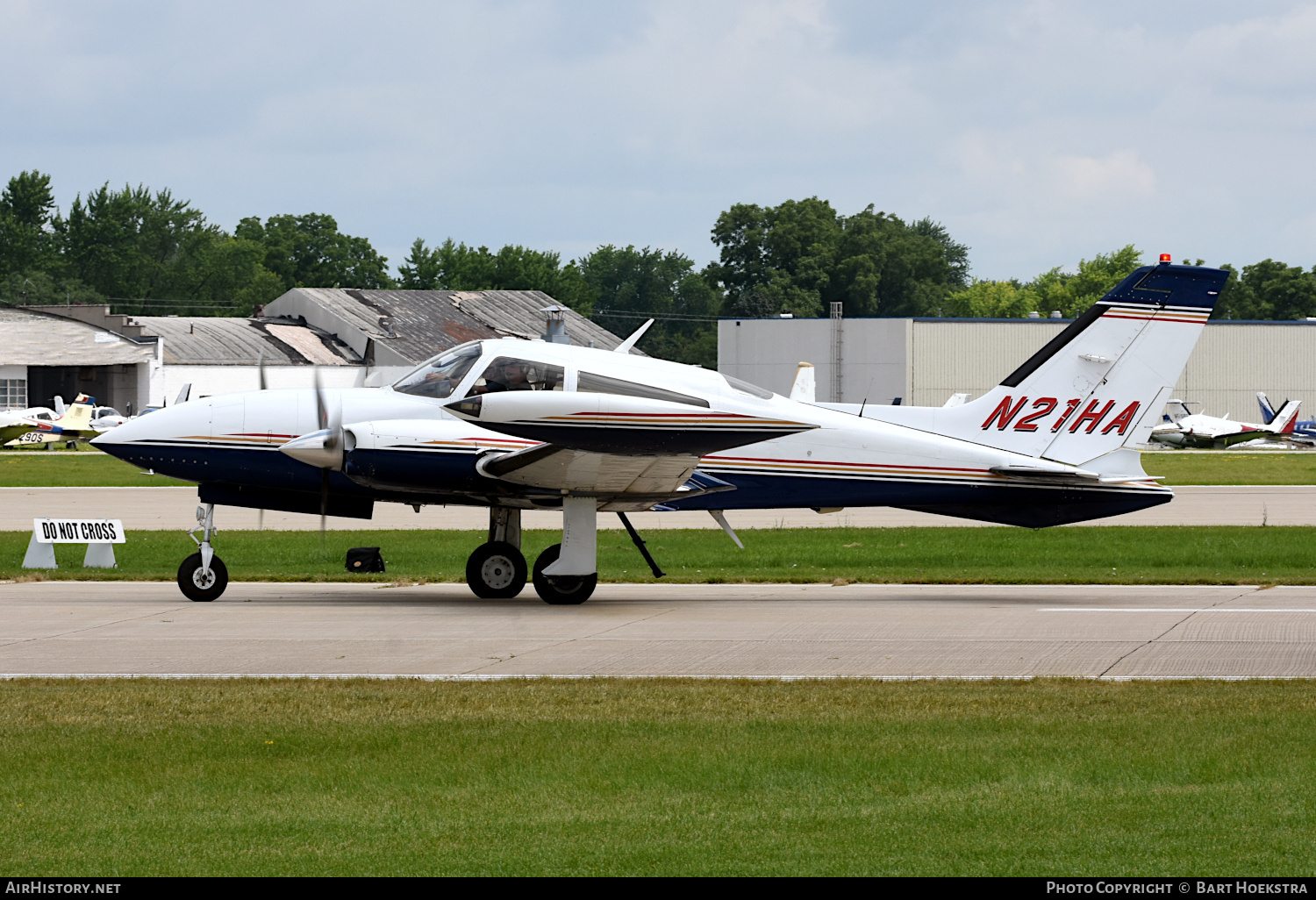 Aircraft Photo of N21HA | Cessna 310R | AirHistory.net #718122