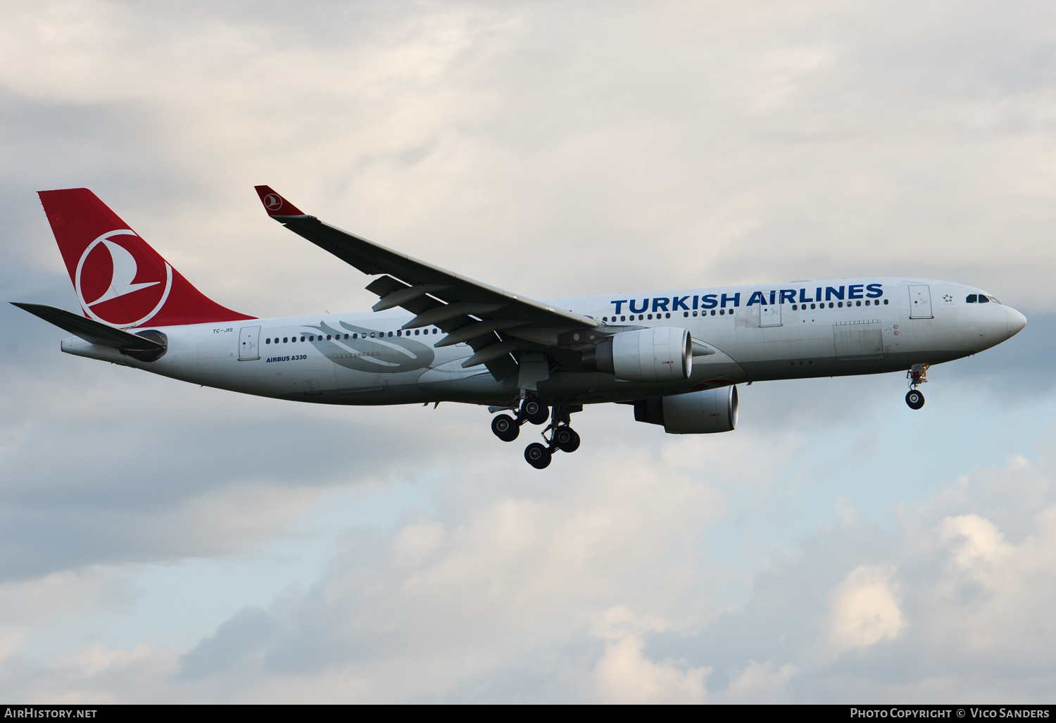 Aircraft Photo of TC-JIS | Airbus A330-223 | Turkish Airlines | AirHistory.net #718373