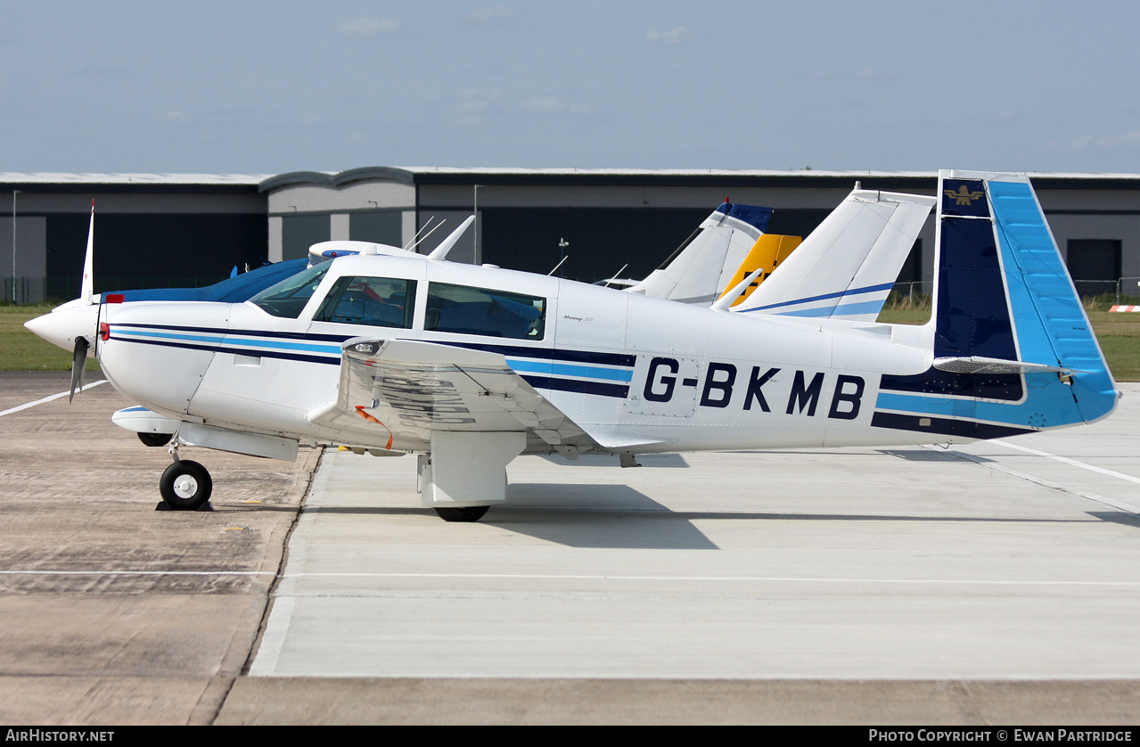 Aircraft Photo of G-BKMB | Mooney M-20J 201 | AirHistory.net #718482