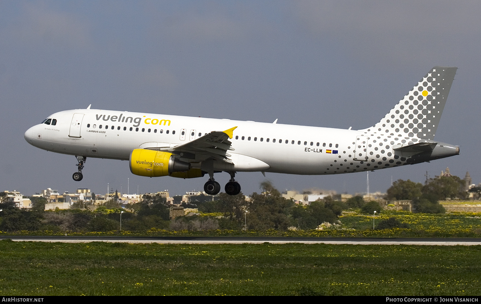 Aircraft Photo of EC-LLM | Airbus A320-214 | Vueling Airlines | AirHistory.net #718496
