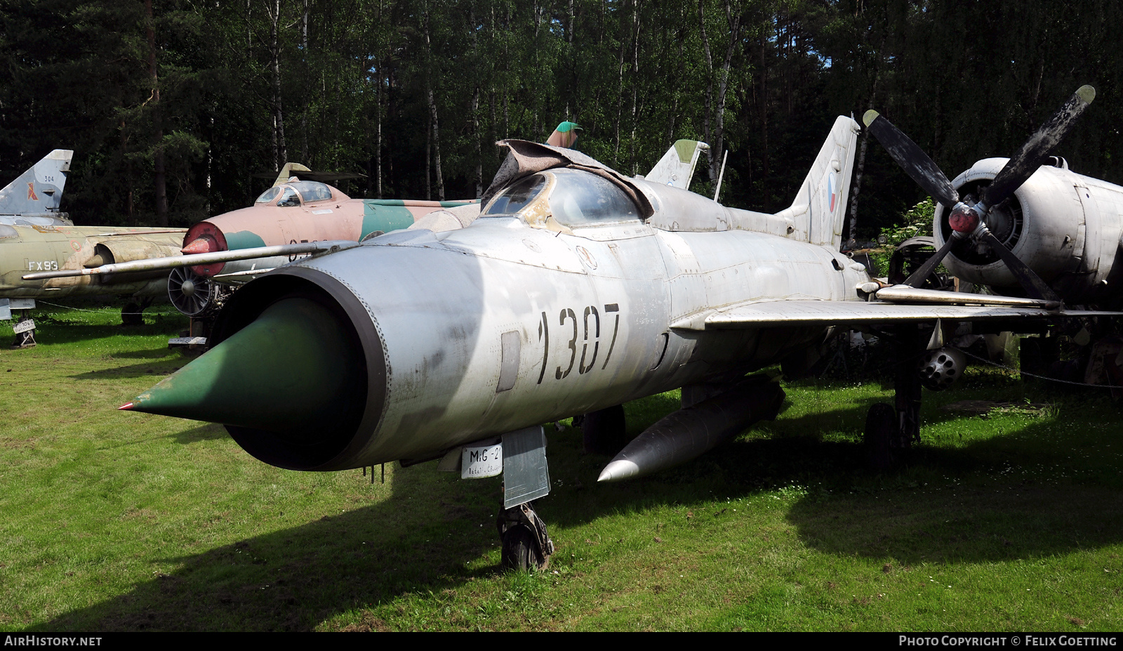 Aircraft Photo of 1307 | Mikoyan-Gurevich MiG-21PF | Czechoslovakia - Air Force | AirHistory.net #718553