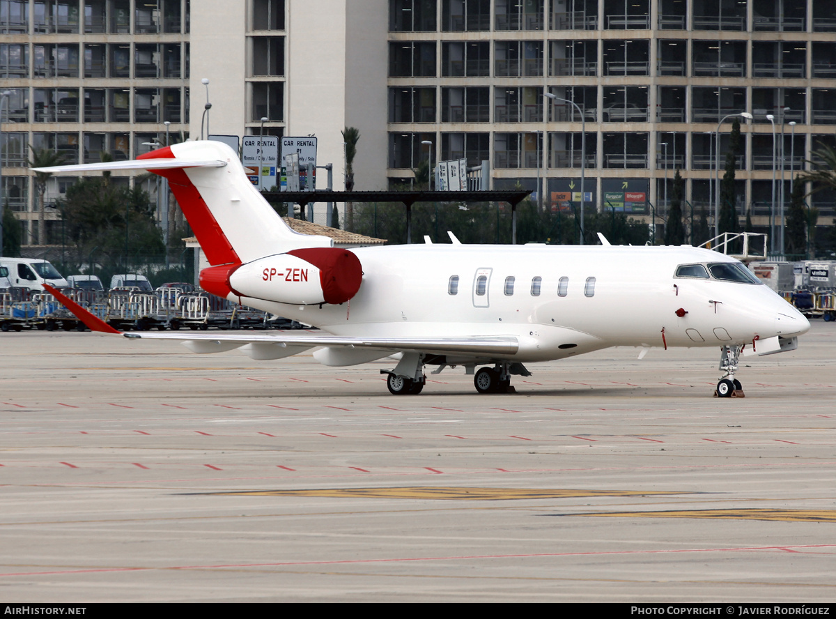Aircraft Photo of SP-ZEN | Bombardier Challenger 350 (BD-100-1A10) | AirHistory.net #718571