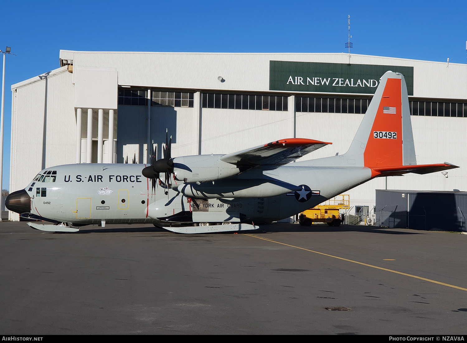 Aircraft Photo of 83-0492 / 30492 | Lockheed LC-130H Hercules (L-382) | USA - Air Force | AirHistory.net #718629