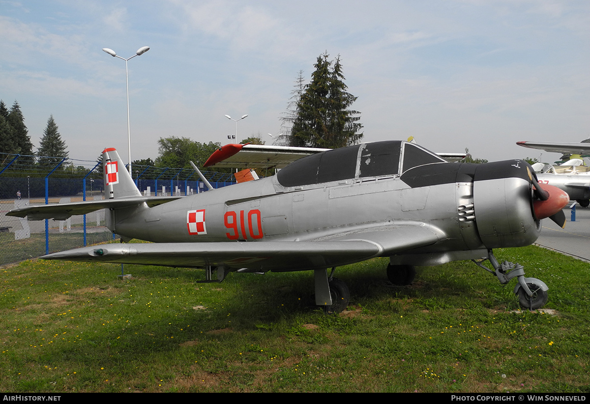 Aircraft Photo of 910 | PZL-Mielec TS-8 Bies | Poland - Air Force | AirHistory.net #718770