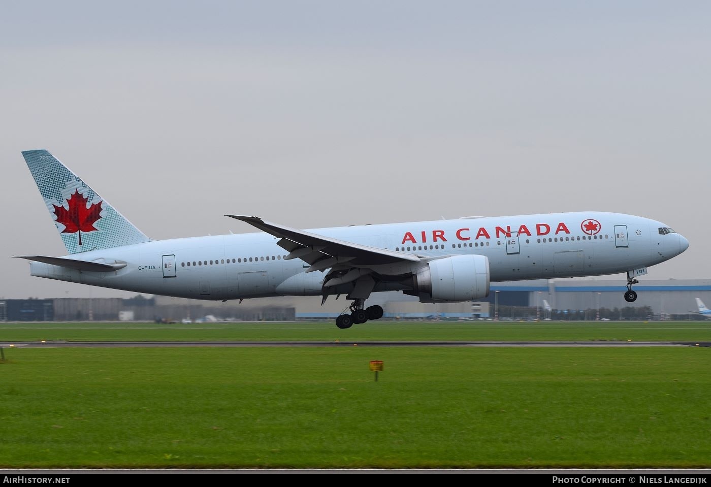 Aircraft Photo of C-FIUA | Boeing 777-233/LR | Air Canada | AirHistory.net #718836