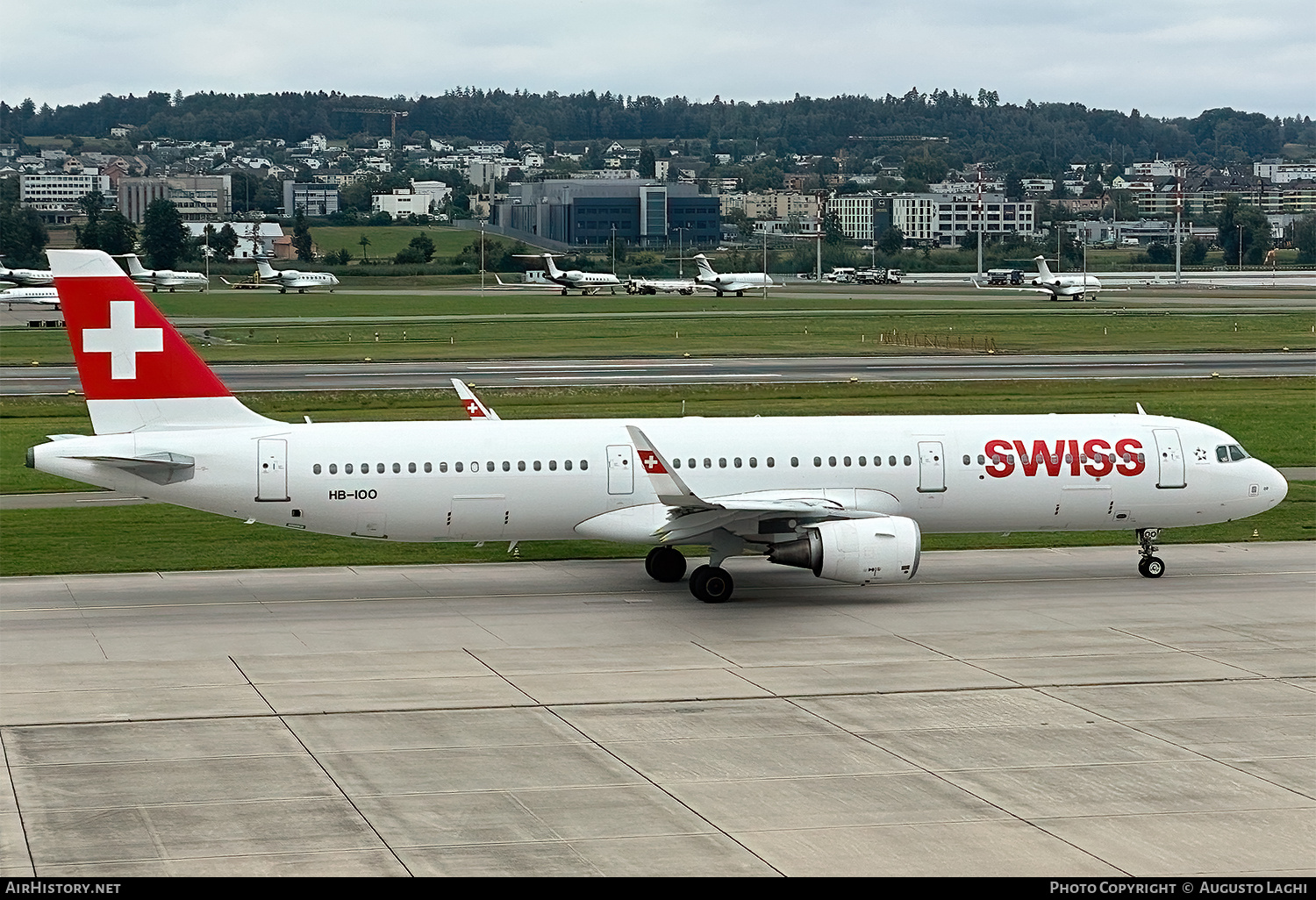 Aircraft Photo of HB-IOO | Airbus A321-212 | Swiss International Air Lines | AirHistory.net #718947
