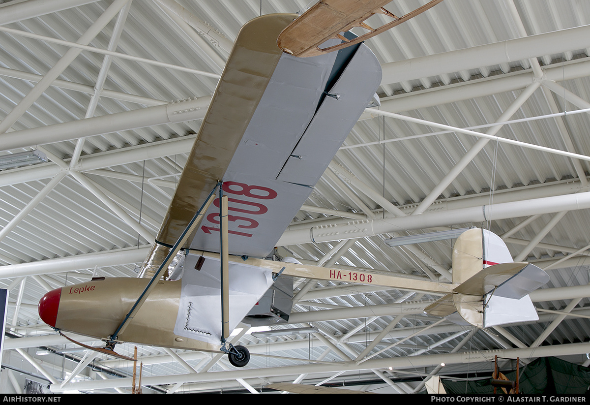 Aircraft Photo of HA-1308 | Rubik R-16B Lepke | AirHistory.net #719010