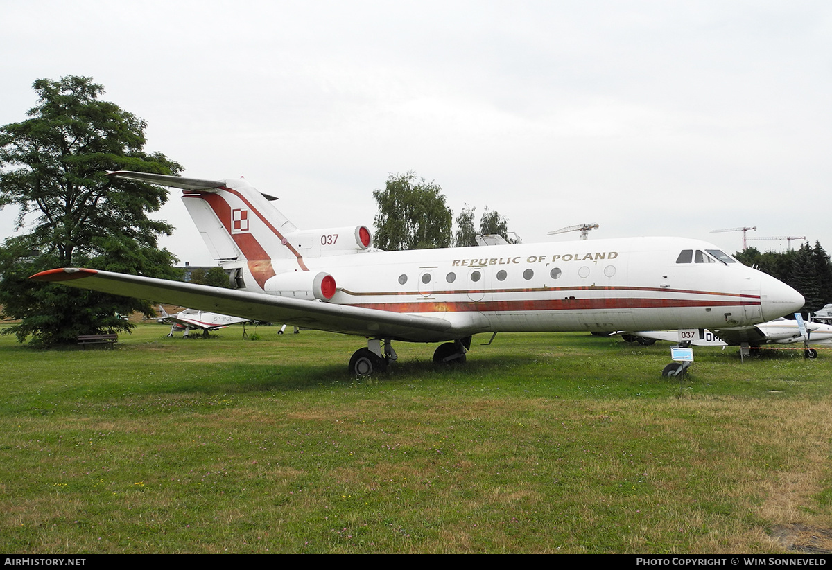 Aircraft Photo of 037 | Yakovlev Yak-40 | Poland - Air Force | AirHistory.net #719142