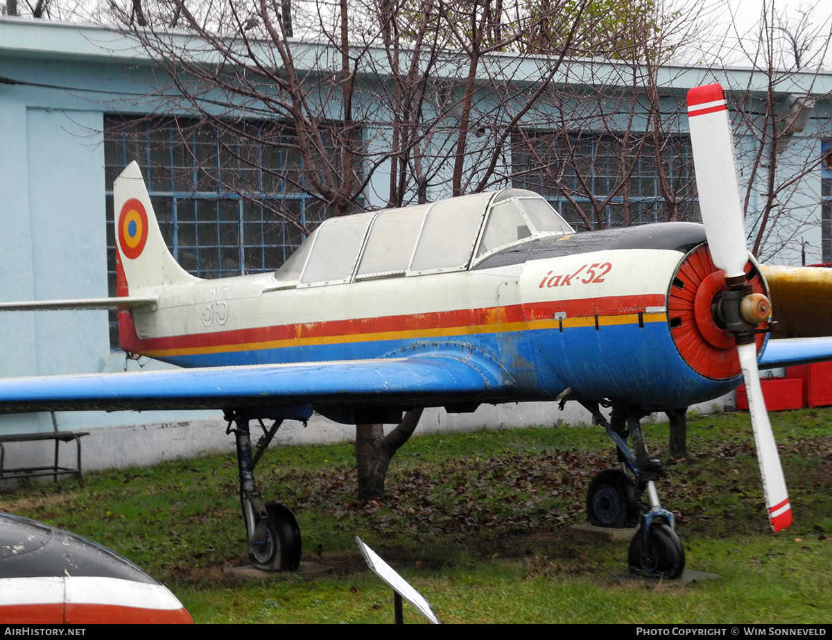 Aircraft Photo of 35 | Yakovlev Yak-52 | Romania - Air Force | AirHistory.net #719217