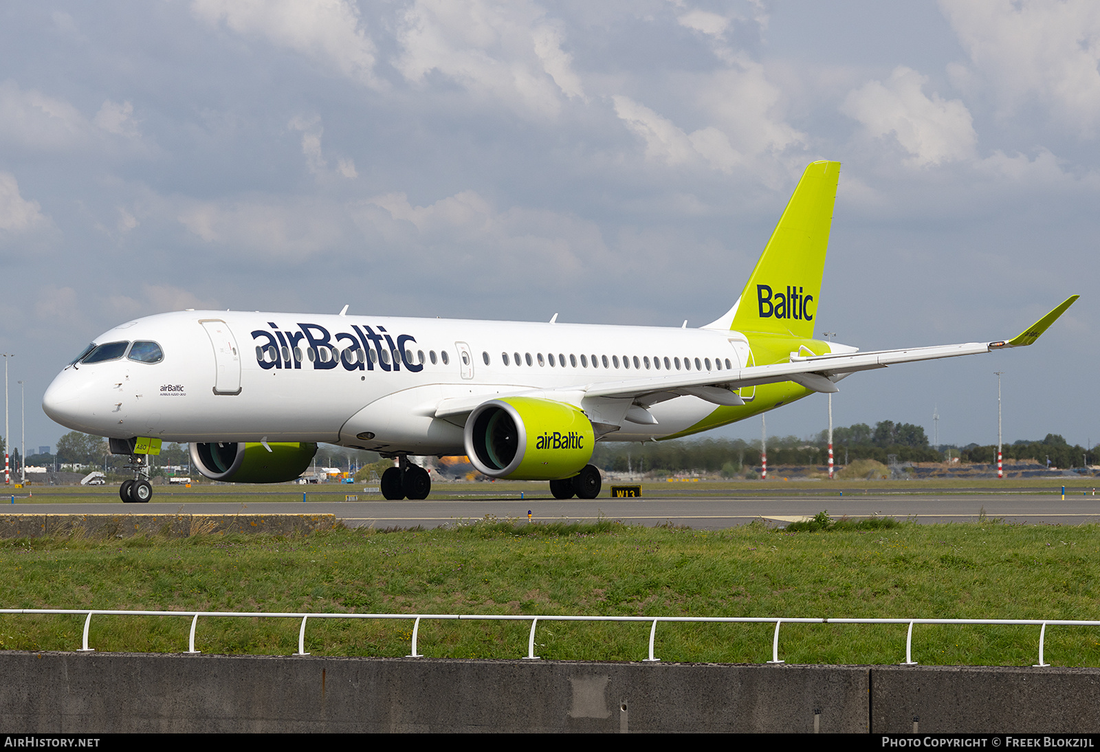 Aircraft Photo of YL-ABO | Airbus A220-371 (BD-500-1A11) | AirBaltic | AirHistory.net #719359