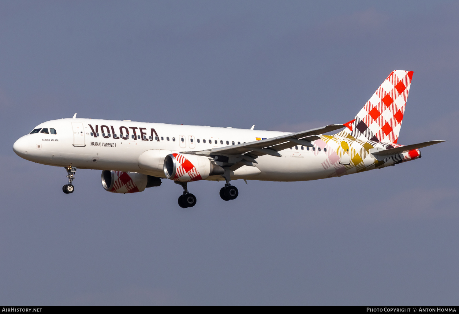Aircraft Photo of EC-OEH | Airbus A320-214 | Volotea | AirHistory.net #719436