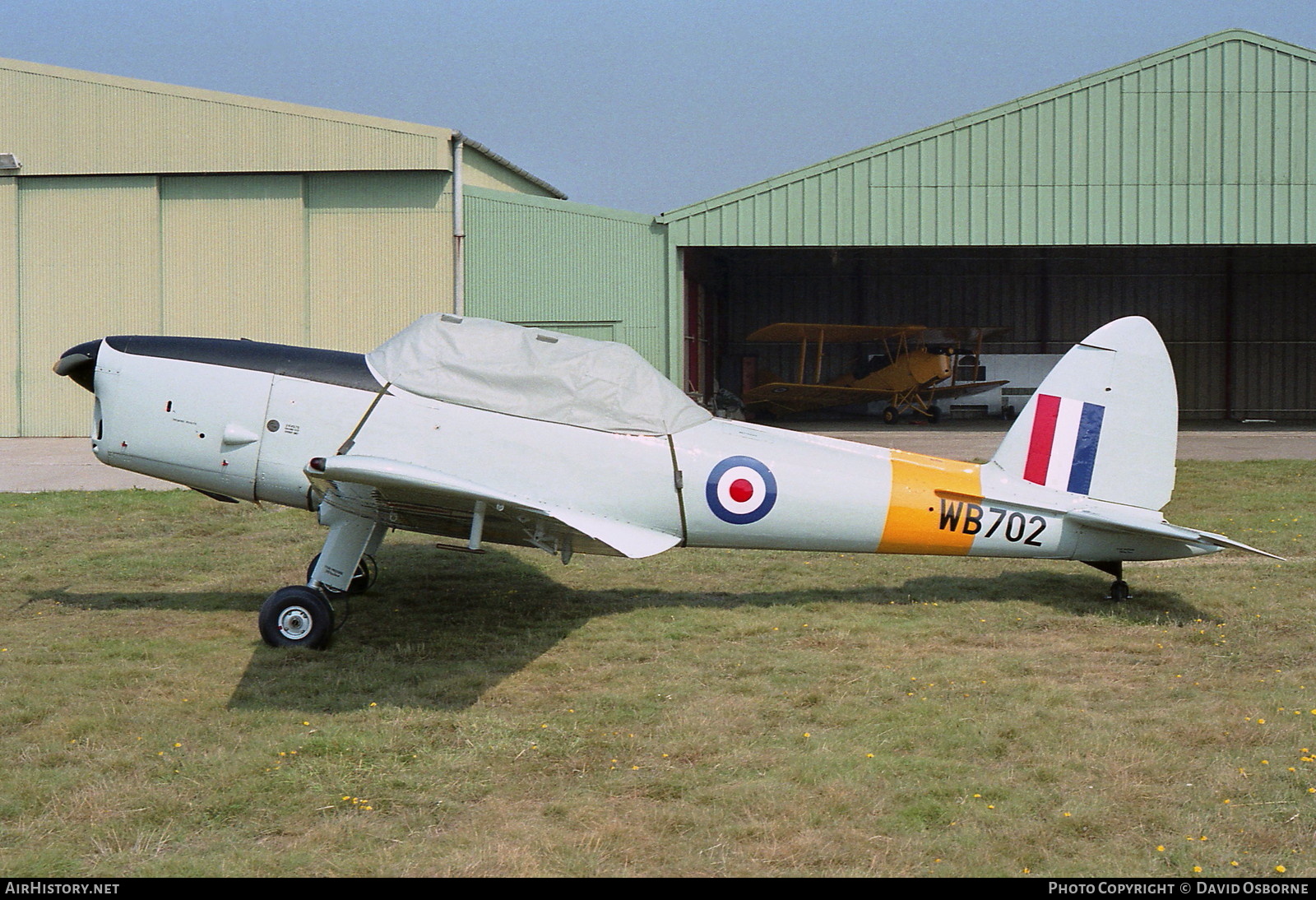 Aircraft Photo of G-AOFE / WB702 | De Havilland DHC-1 Chipmunk Mk22A | UK - Air Force | AirHistory.net #719461