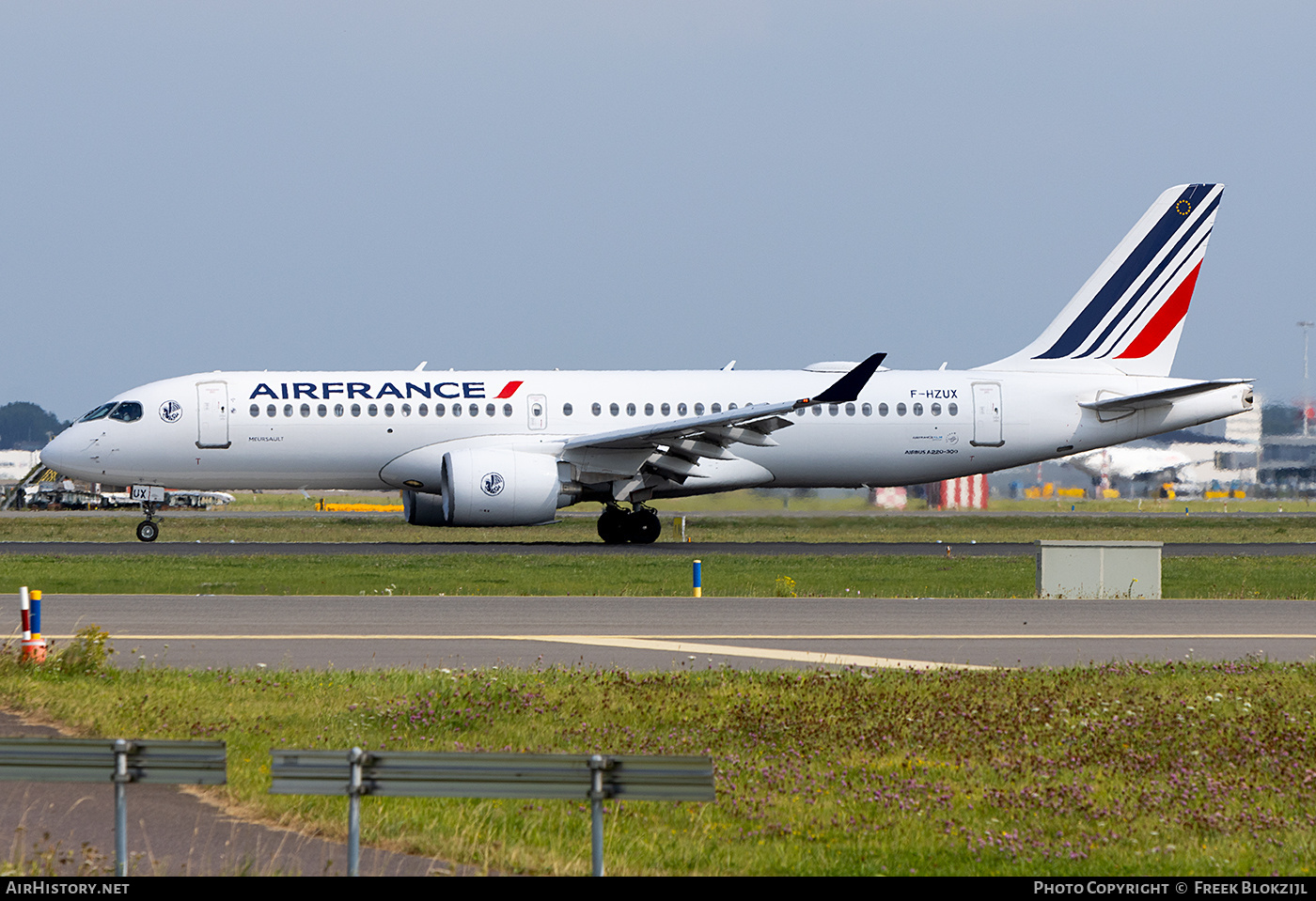 Aircraft Photo of F-HZUX | Airbus A220-371 (BD-500-1A11) | Air France | AirHistory.net #719497