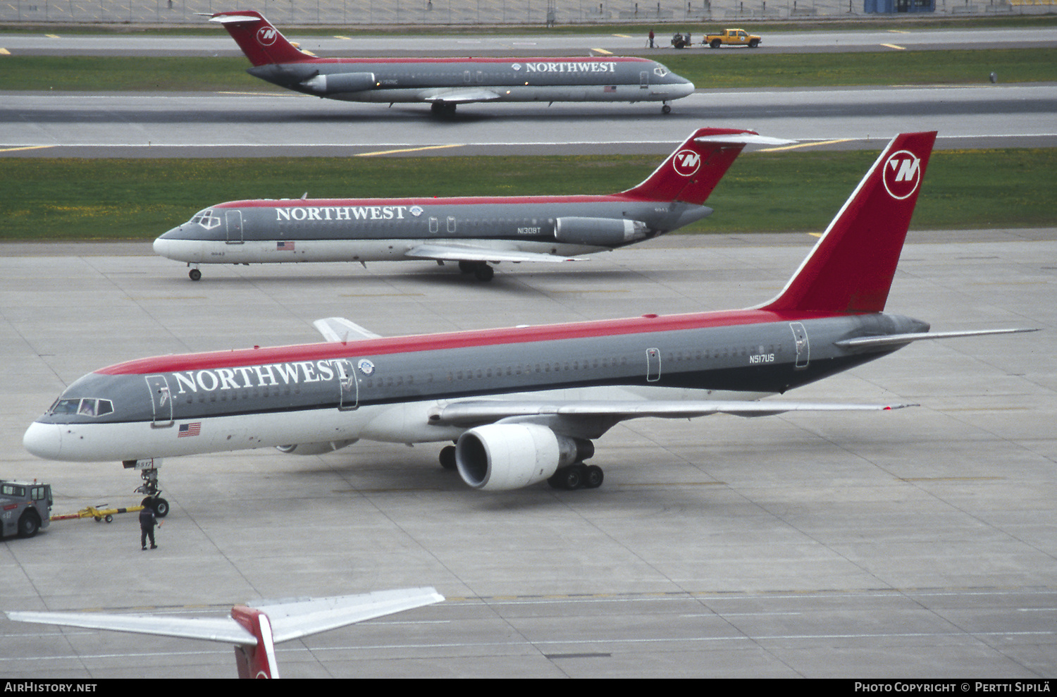 Aircraft Photo of N517US | Boeing 757-251 | Northwest Airlines | AirHistory.net #719563