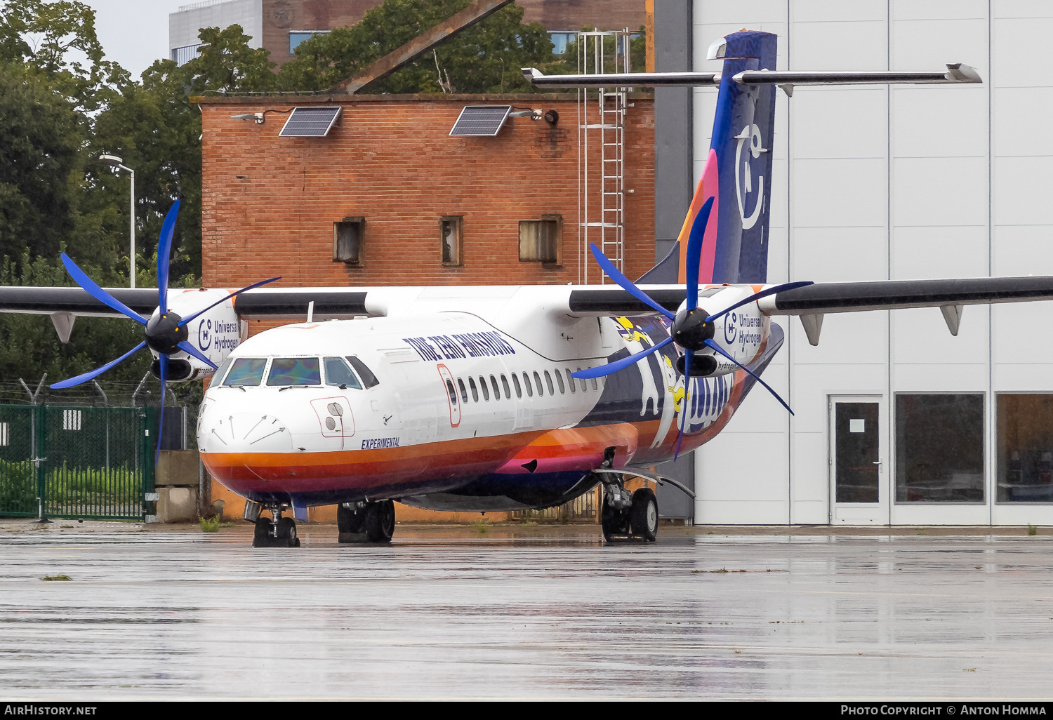 Aircraft Photo of M-AMRM | ATR ATR-72-500 (ATR-72-212A) | Universal Hydrogen | AirHistory.net #719612