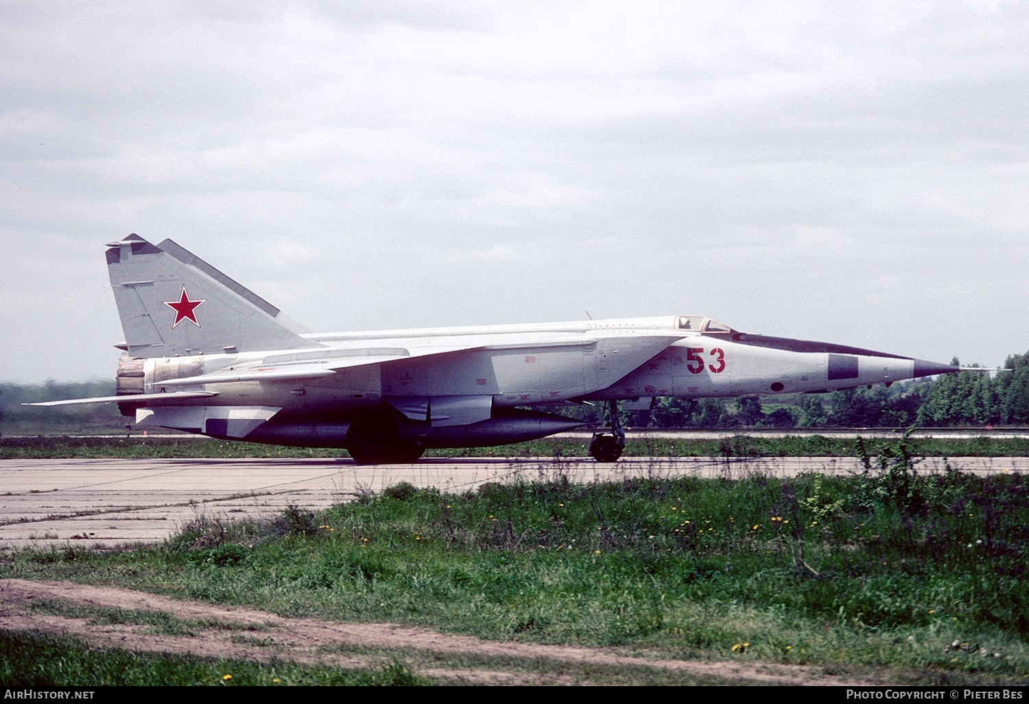 Aircraft Photo of 53 red | Mikoyan-Gurevich MiG-25RB | Soviet Union - Air Force | AirHistory.net #719708