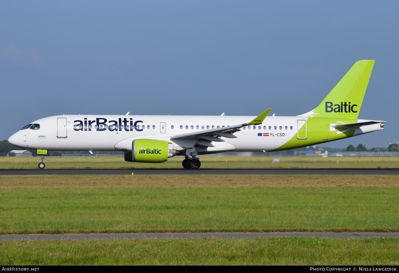 Aircraft Photo of YL-CSD | Airbus A220-371 (BD-500-1A11) | AirBaltic | AirHistory.net #719926