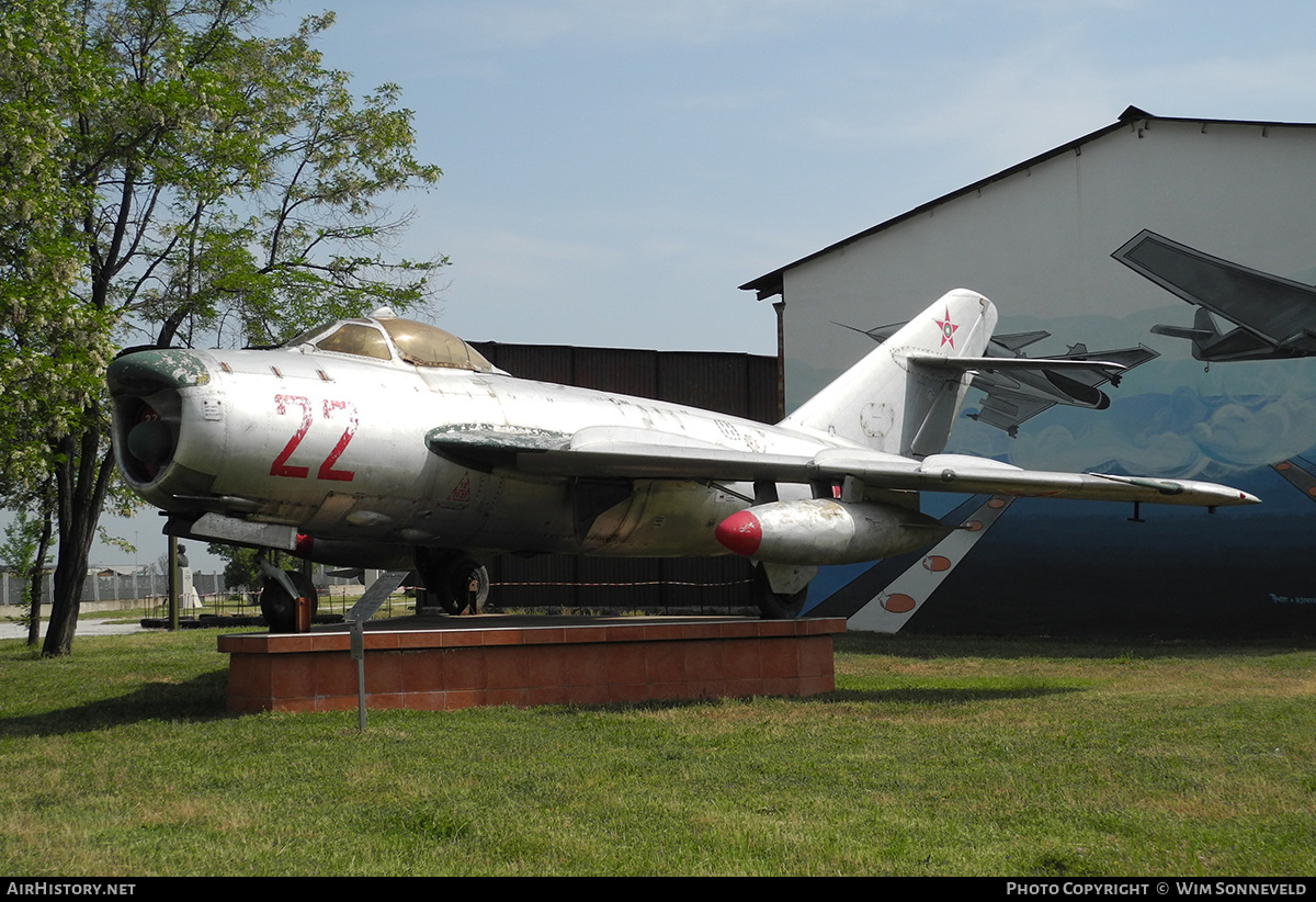 Aircraft Photo of 22 | Mikoyan-Gurevich MiG-17PF | Bulgaria - Air Force | AirHistory.net #720064