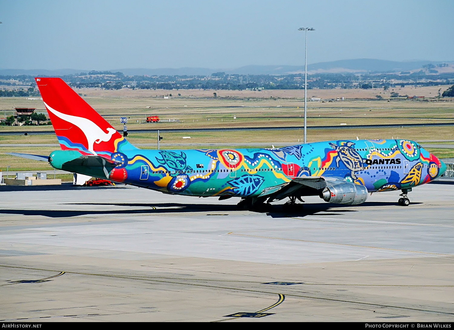 Aircraft Photo of VH-EBU | Boeing 747-338 | Qantas | AirHistory.net #720296