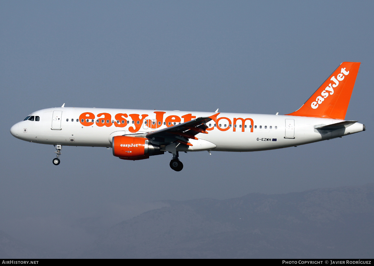 Aircraft Photo of G-EZWH | Airbus A320-214 | EasyJet | AirHistory.net #720405