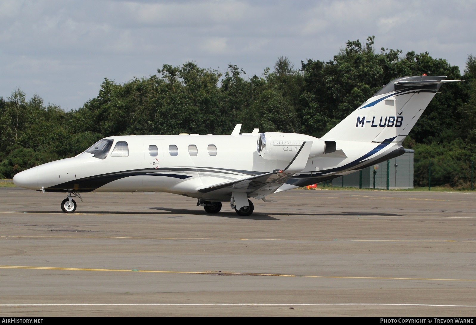 Aircraft Photo of M-LUBB | Cessna 525 CitationJet | AirHistory.net #720439