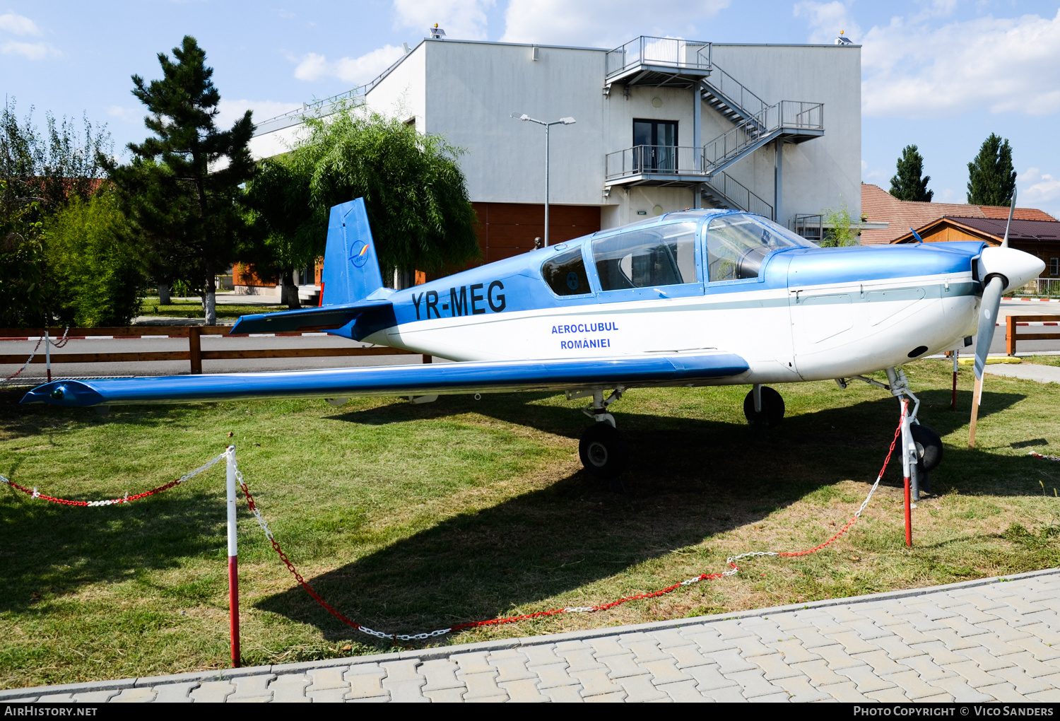 Aircraft Photo of YR-MEG | IAR IAR-823 | Aeroclubul României | AirHistory.net #720598