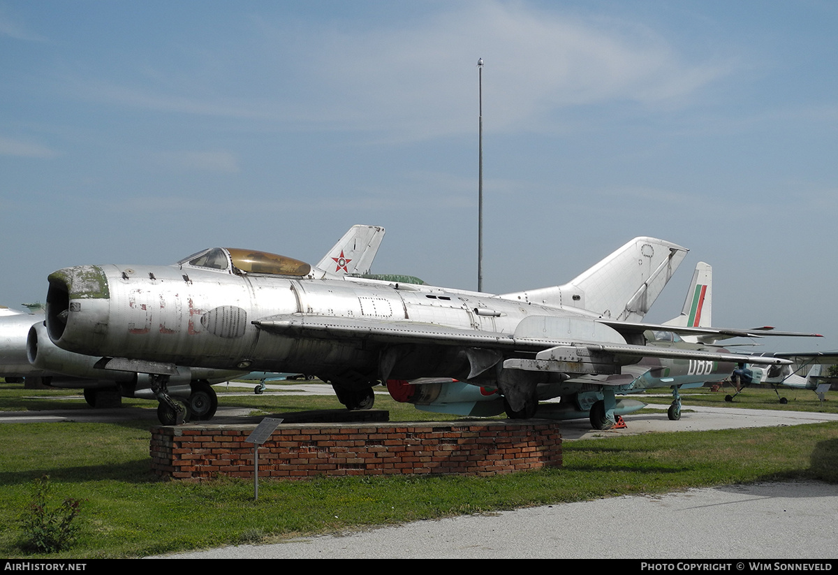Aircraft Photo of 506 | Mikoyan-Gurevich MiG-19P | Bulgaria - Air Force | AirHistory.net #720743