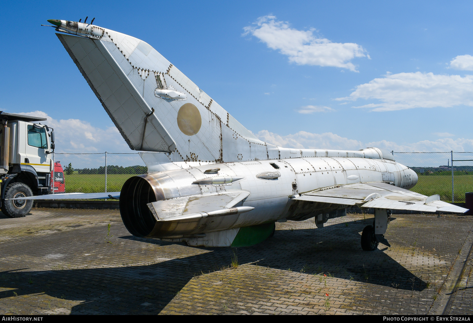 Aircraft Photo of 1005 | Mikoyan-Gurevich MiG-21F-13 | Czechoslovakia - Air Force | AirHistory.net #720745