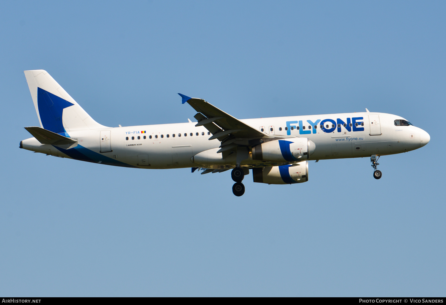 Aircraft Photo of YR-FIA | Airbus A320-232 | FlyOne | AirHistory.net #720832