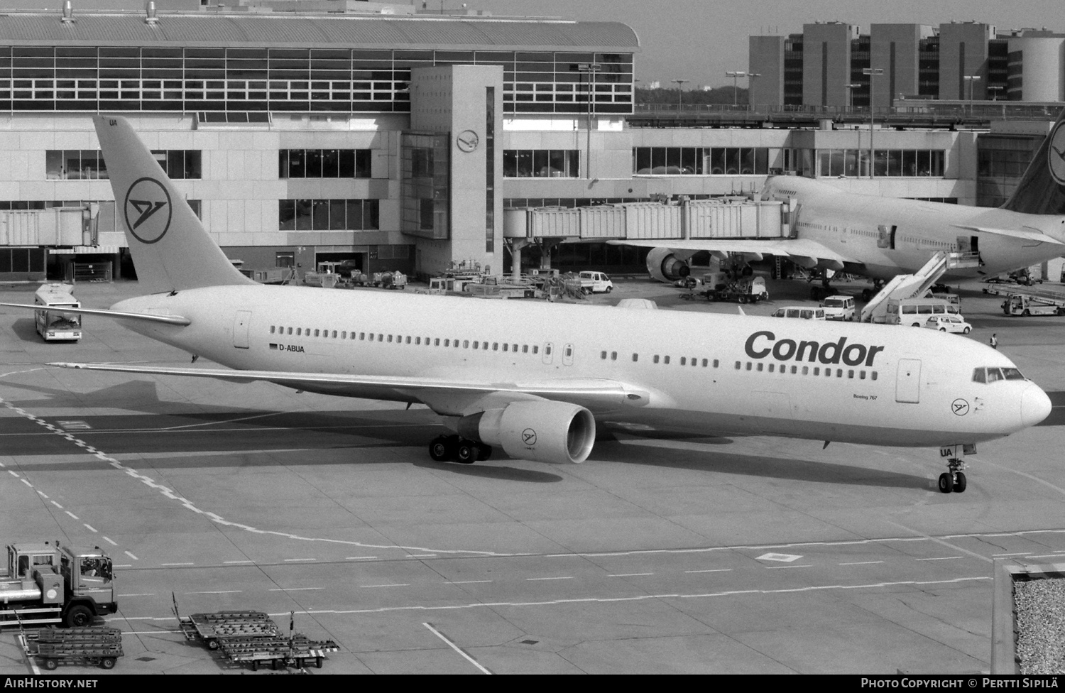Aircraft Photo of D-ABUA | Boeing 767-330/ER | Condor Flugdienst | AirHistory.net #720867