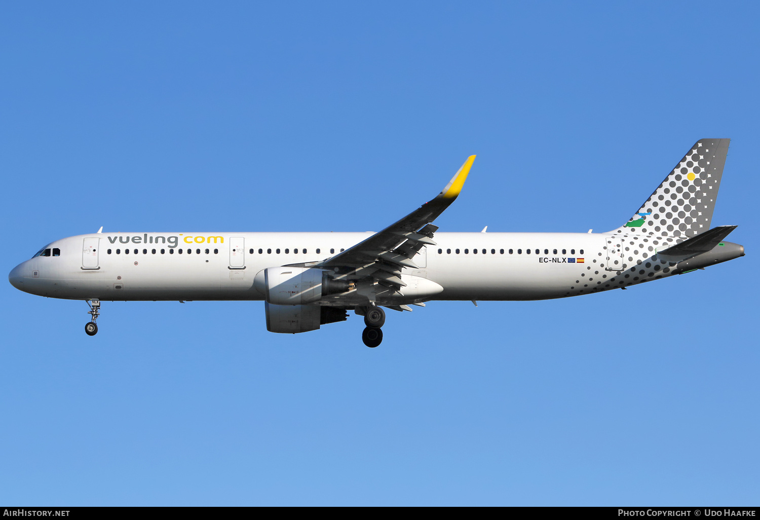 Aircraft Photo of EC-NLX | Airbus A321-211 | Vueling Airlines | AirHistory.net #720871