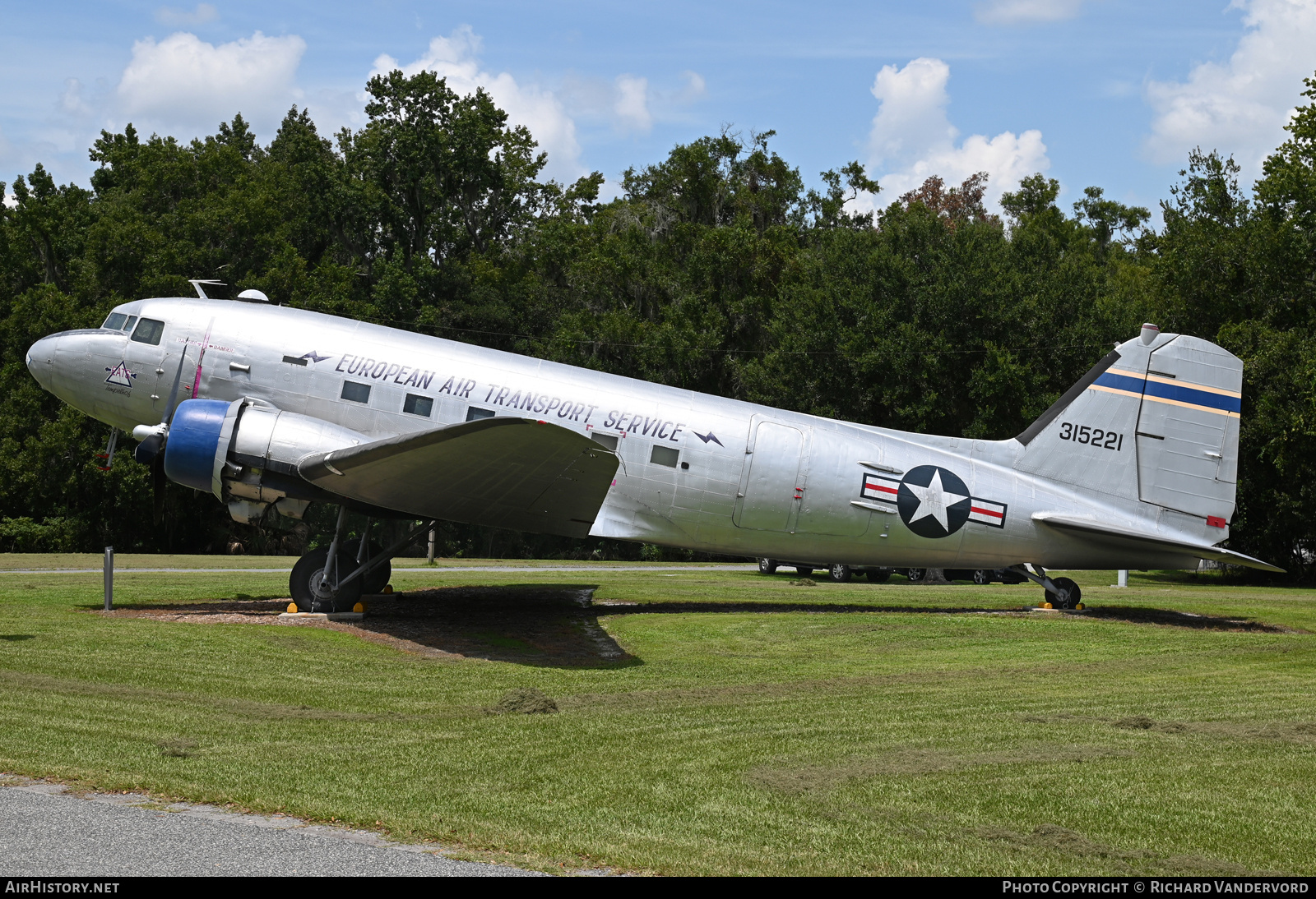 Aircraft Photo of 43-15221 / 315221 | Douglas C-47A Skytrain | USA - Air Force | AirHistory.net #721007