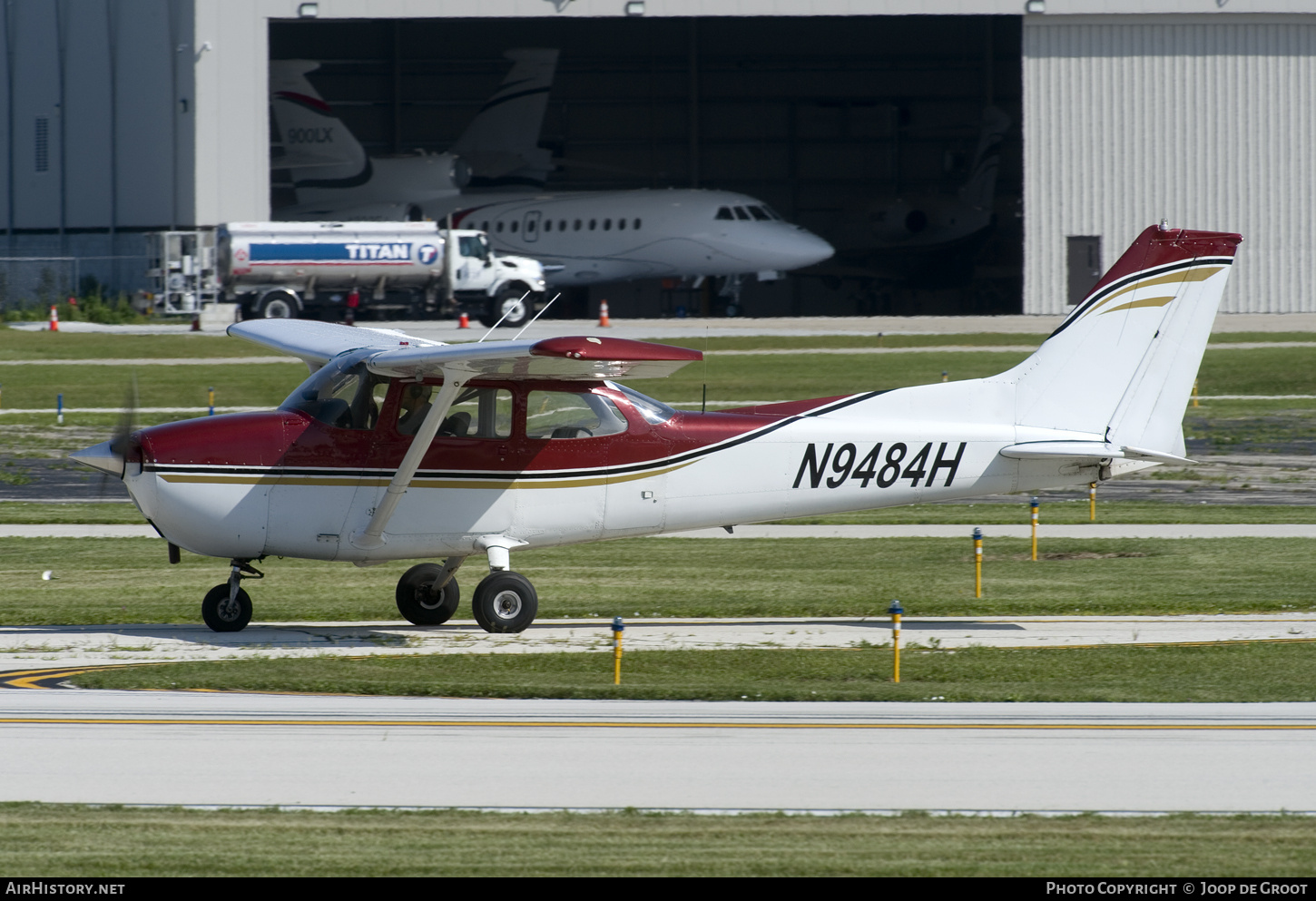 Aircraft Photo of N9484H | Cessna 172M Skyhawk | AirHistory.net #721302