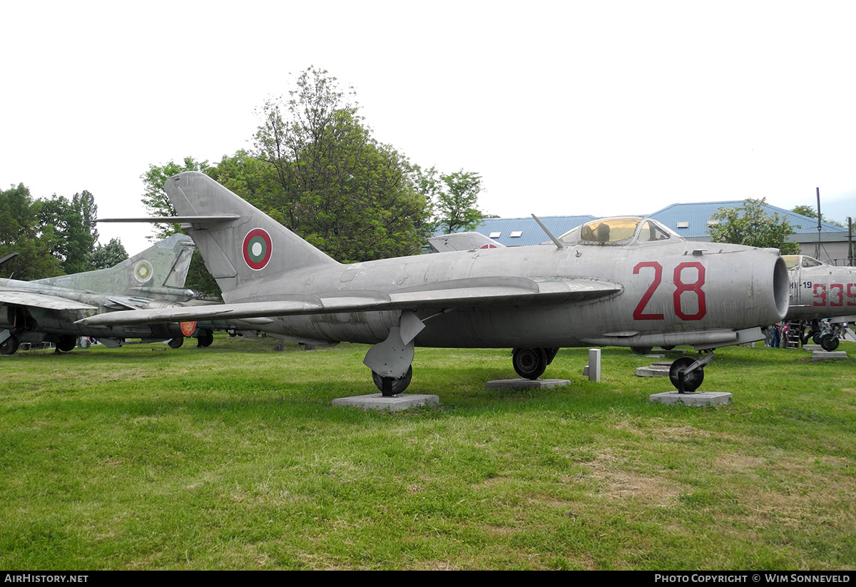 Aircraft Photo of 28 | Mikoyan-Gurevich MiG-17 | Bulgaria - Air Force | AirHistory.net #721634